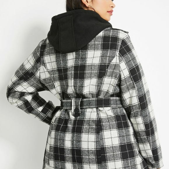 Plus sized coat - Picture 2 of 2
